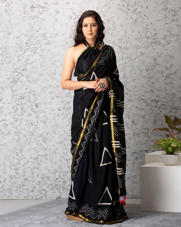 White_Cotton_Geometric_Hblock_Print_Mulmul_Saree_For_Women